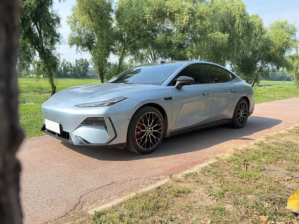 Geely Galaxy Galaxy E8