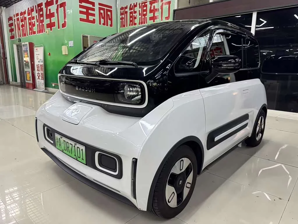 Baojun E300