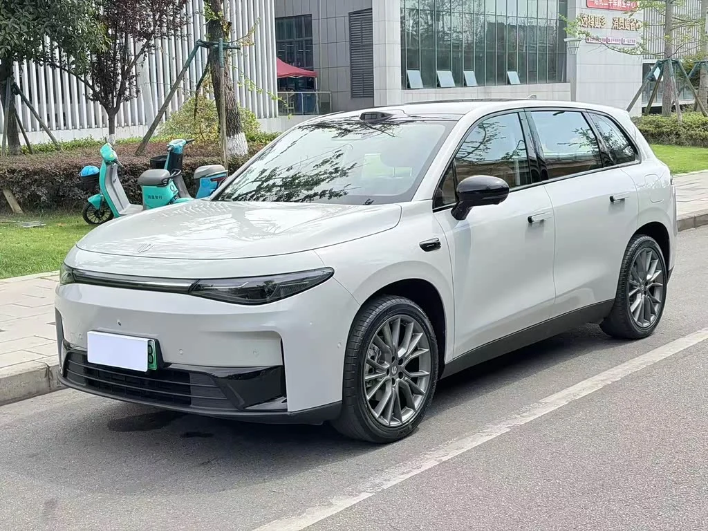 Leapmotor C10