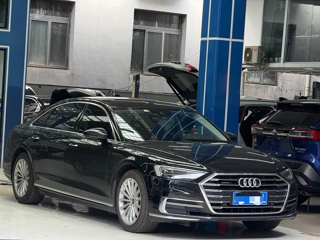 Audi A8