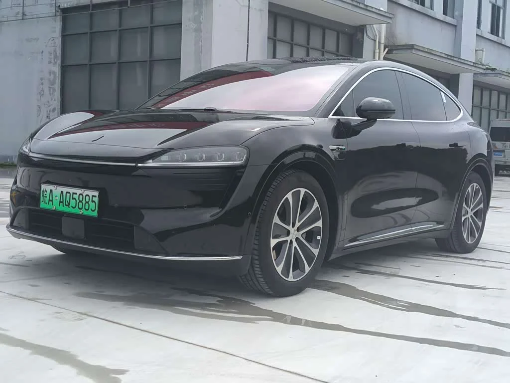 Luxeed R7