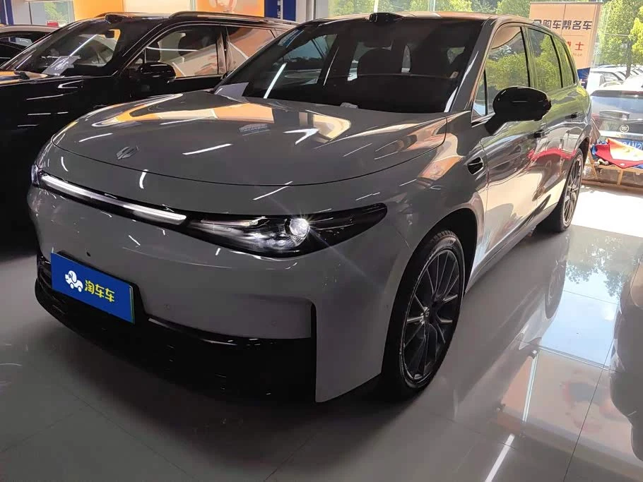 Leapmotor C10