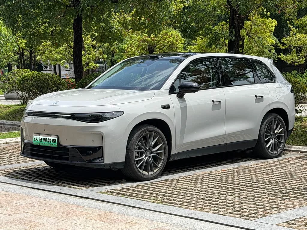 Leapmotor C10
