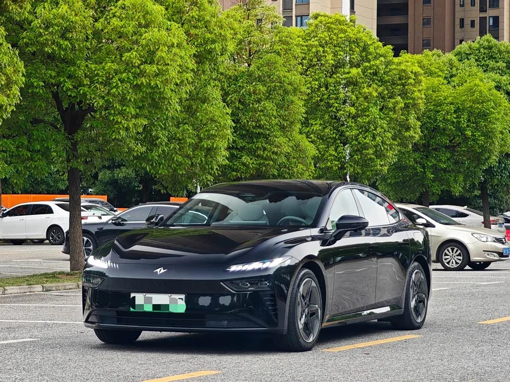 Dongfeng eπ007