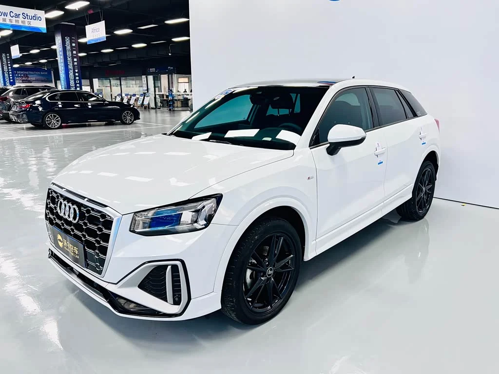 Audi Q2L