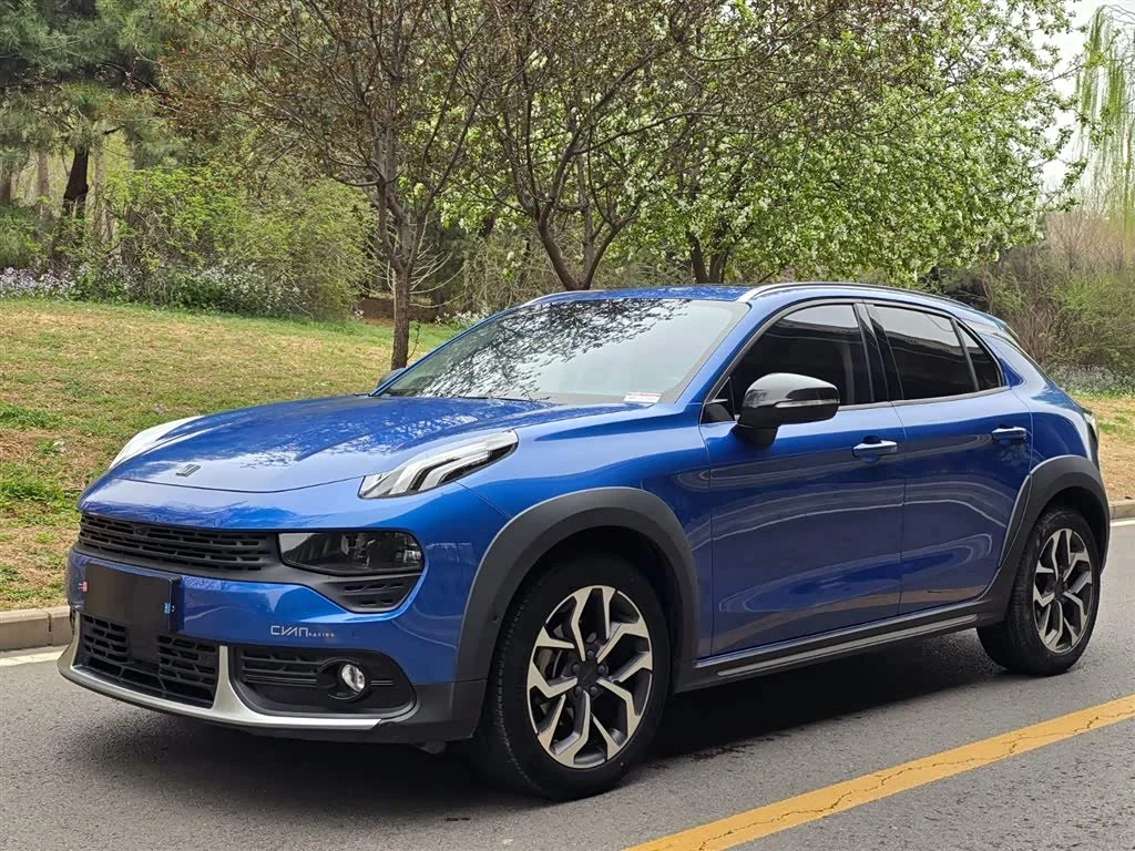 Lynk & Co 02