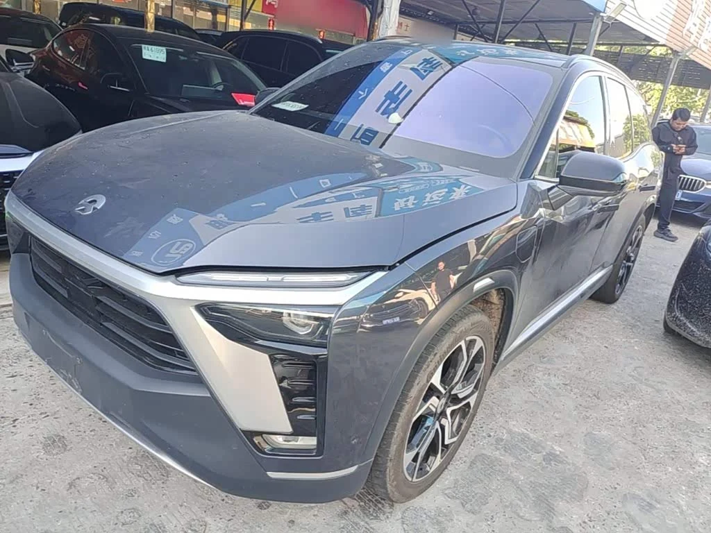 NIO ES8
