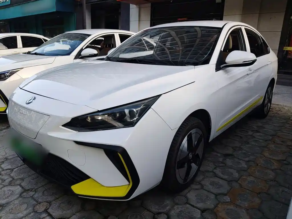 Dongfeng E70