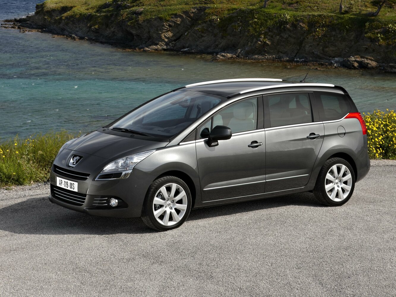 Peugeot 5008 — I поколение (2009–2012)