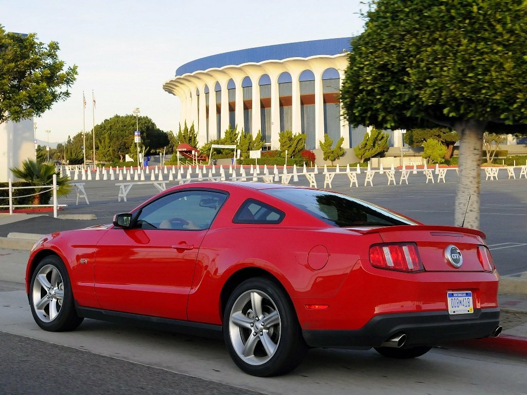 Ford Mustang Coupe