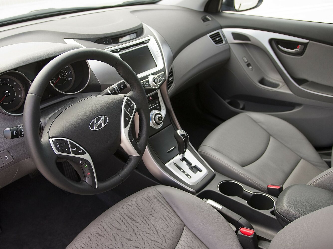 Hyundai Avante Base