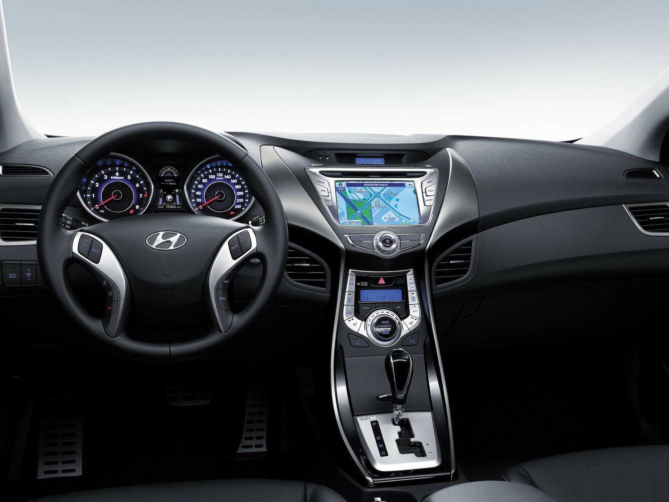 Hyundai Avante Base