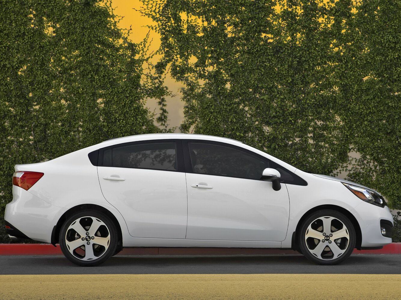 Kia Pride Luxury