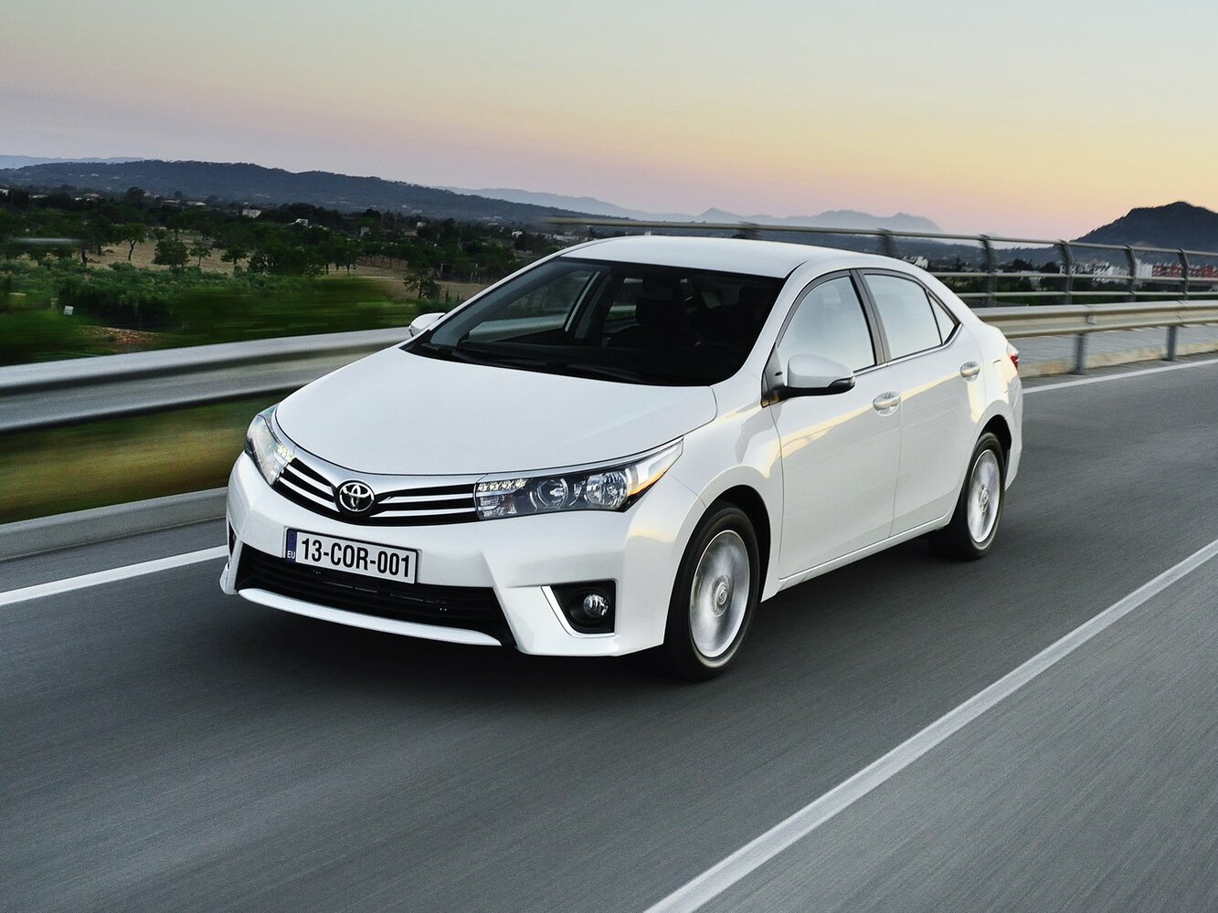 Toyota Corolla 2013 1.6L AT Luxury