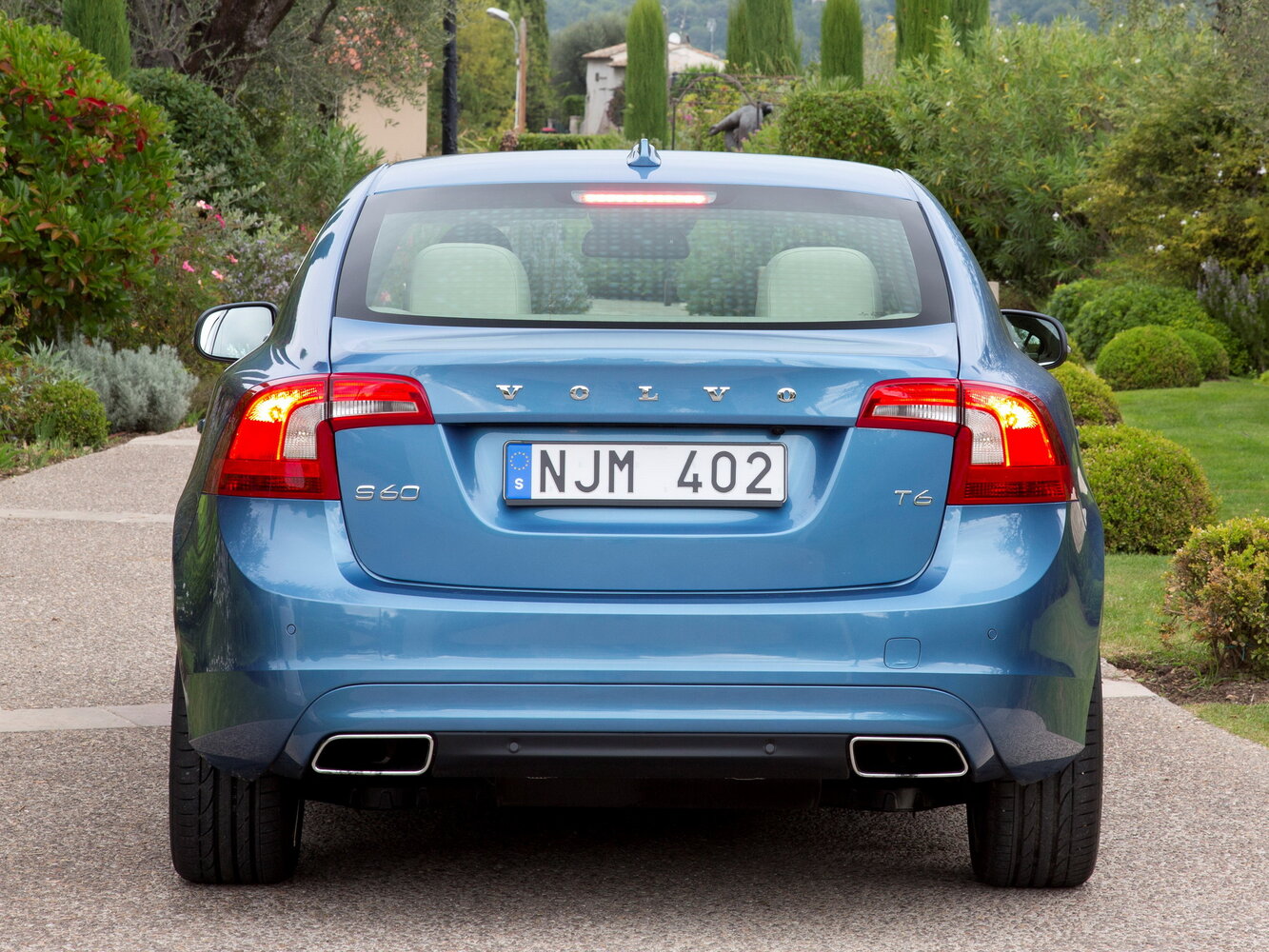Volvo S60 — справочные фотографии комплектации, Сзади