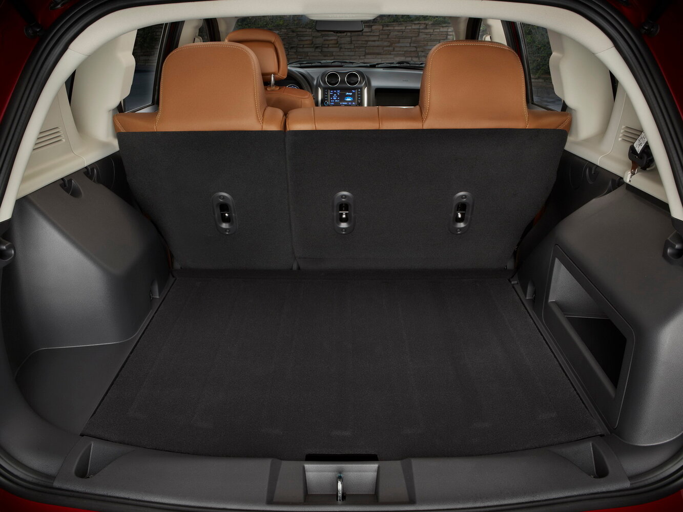 Jeep Compass — справочные фотографии комплектации, Багажник