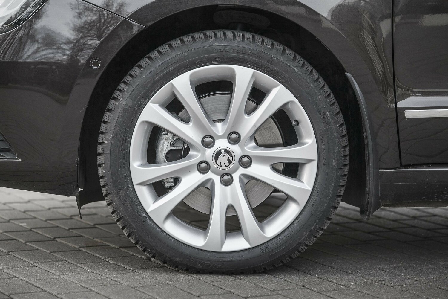 Skoda Superb — справочные фотографии комплектации, Диск