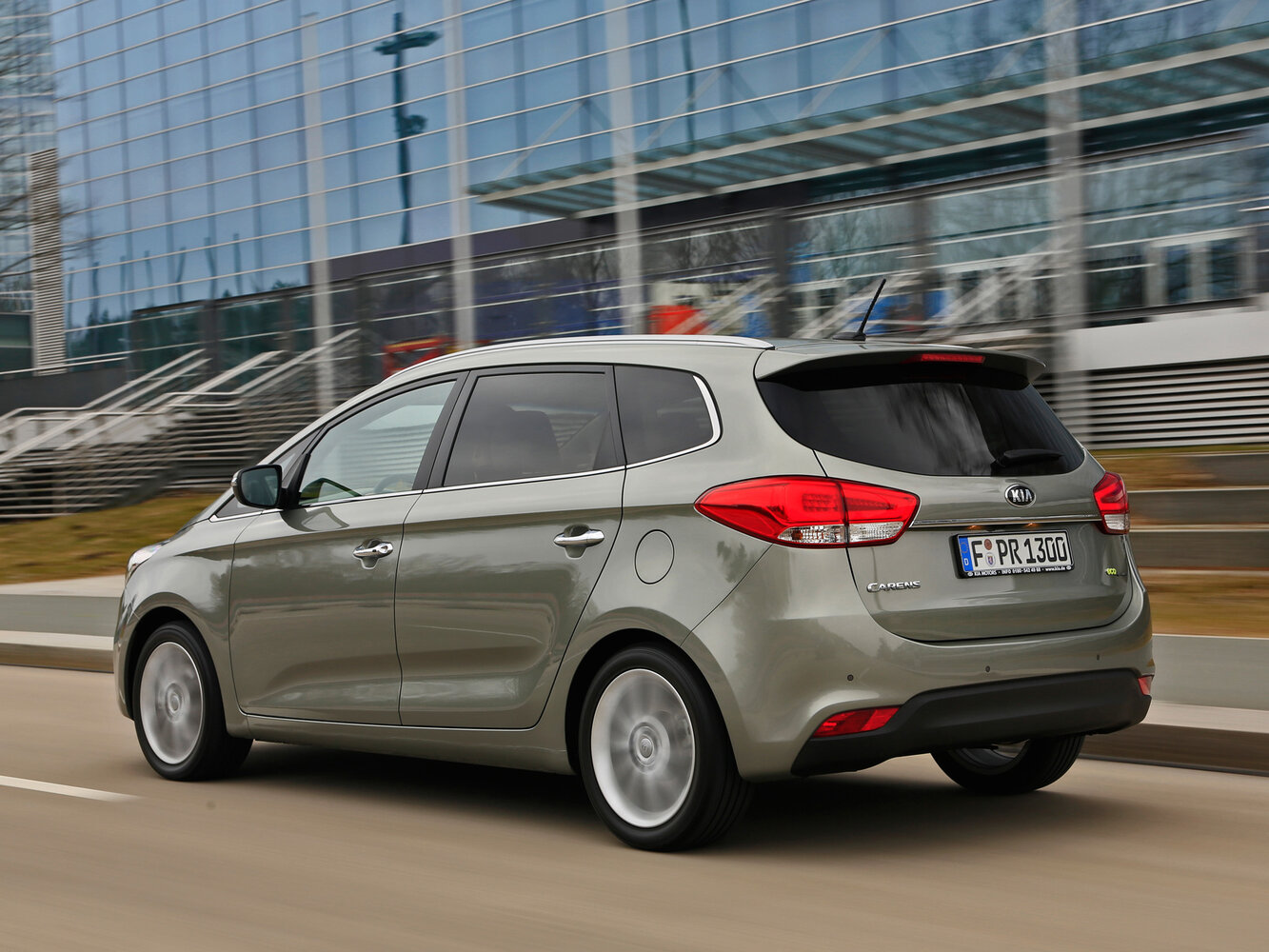 Kia Carens 2.0 LPi Luxury