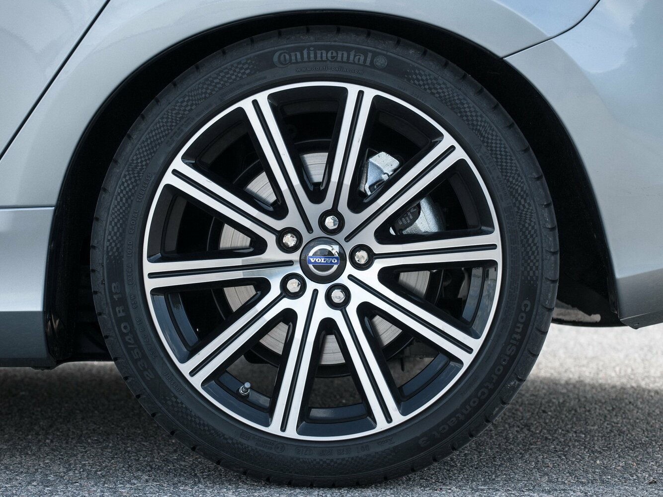 Volvo V60 — справочные фотографии комплектации, Диск