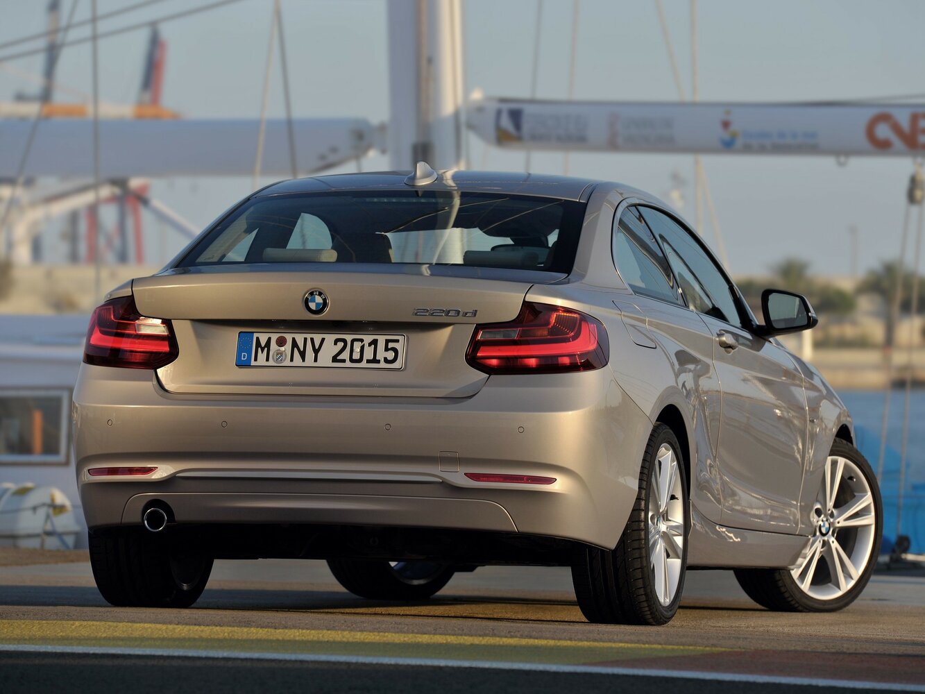 BMW 2 серии 218d