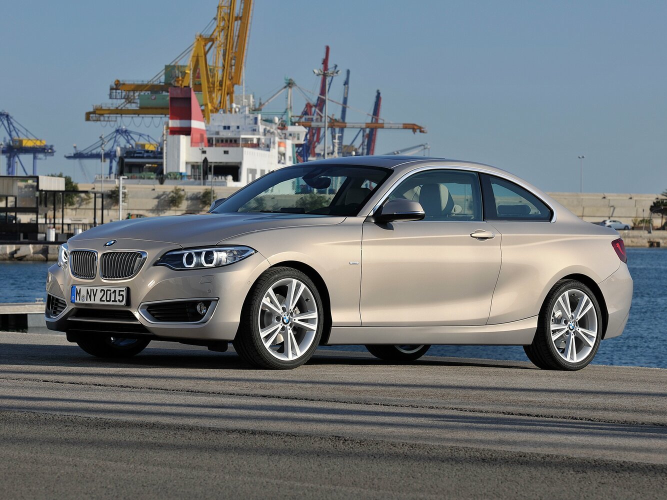 BMW 2 серии 218d