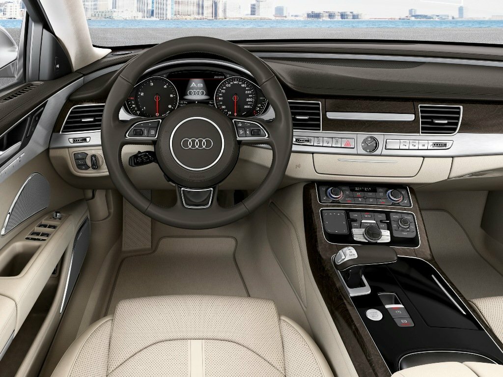 Audi A8 D4