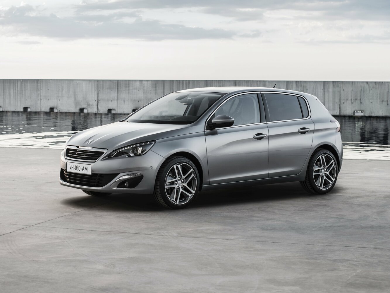 Peugeot 308 2016 1.6L AT Fashion