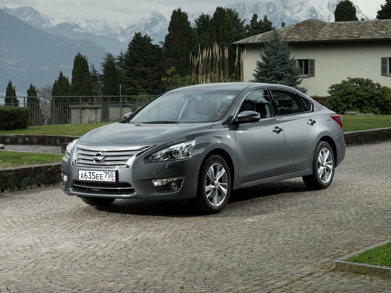 Nissan Teana XE