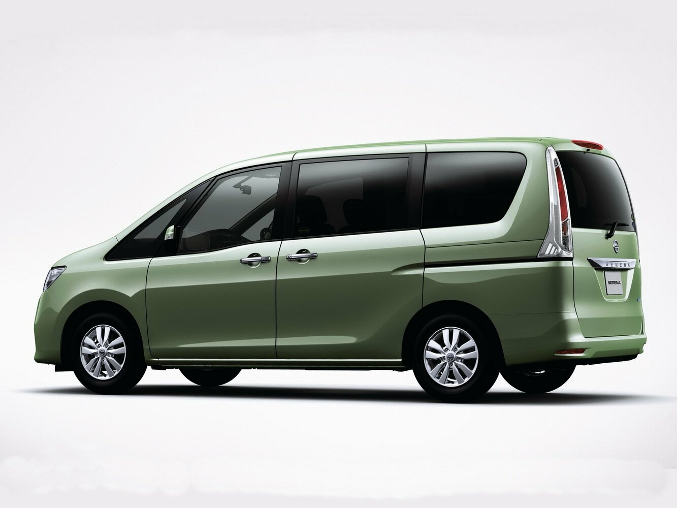 Nissan Serena V