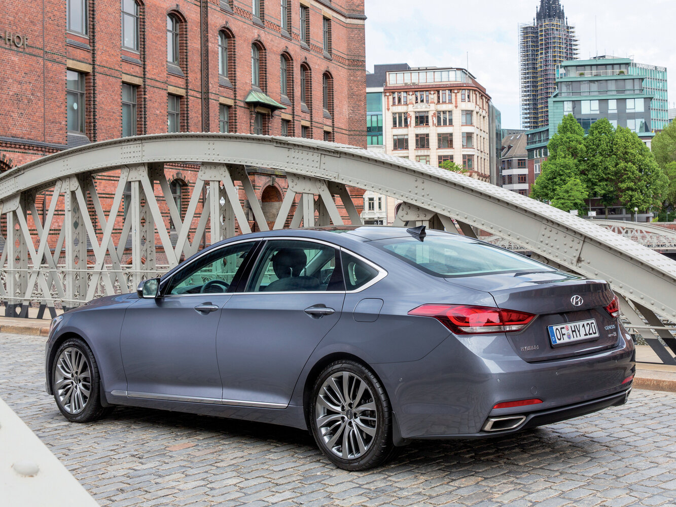 Hyundai Genesis BH330 Premium