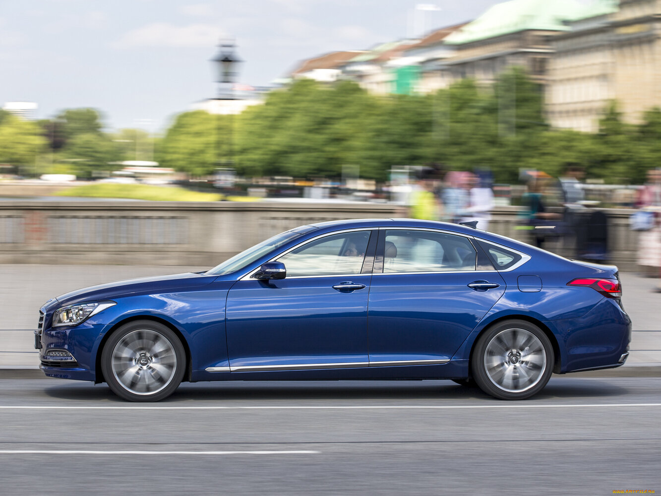 Hyundai Genesis BH330 Premium