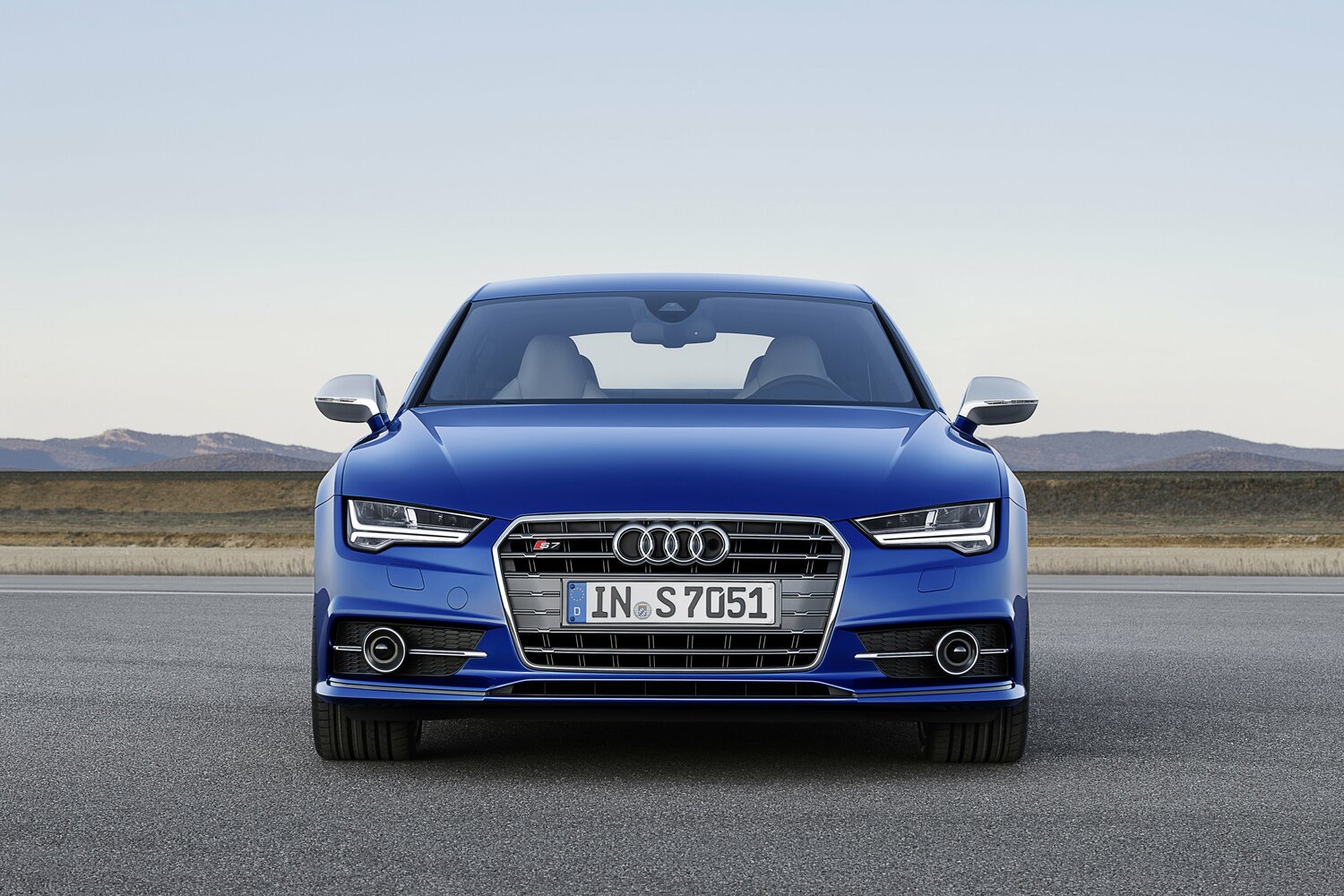 Audi S7 — справочные фотографии комплектации, Спереди