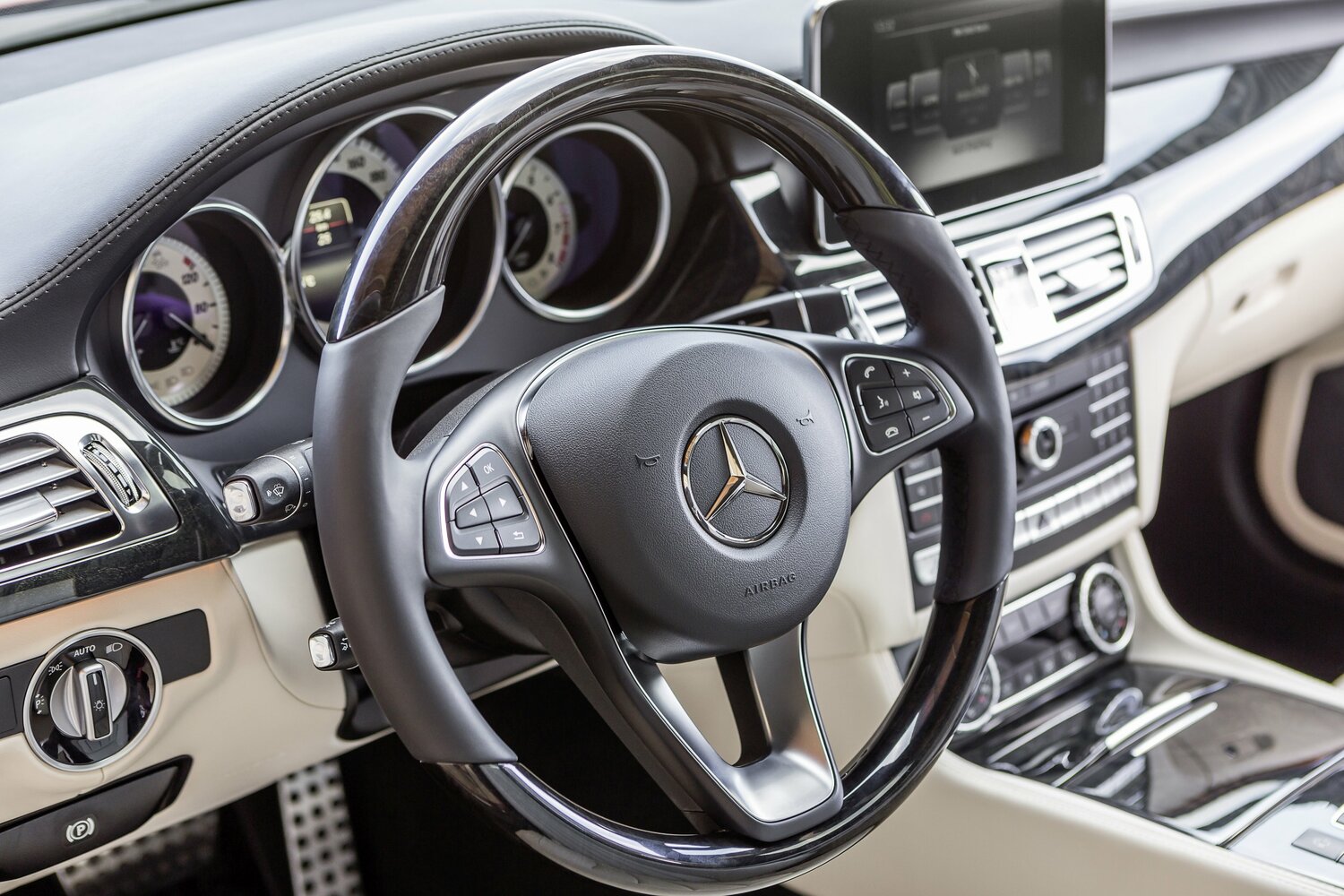 Mercedes-Benz CLS-Class W218 CLS63 AMG 4MATIC