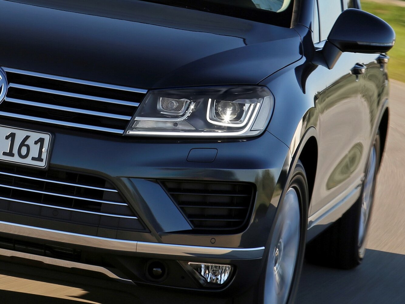 Volkswagen Touareg — справочные фотографии комплектации, Передняя фара