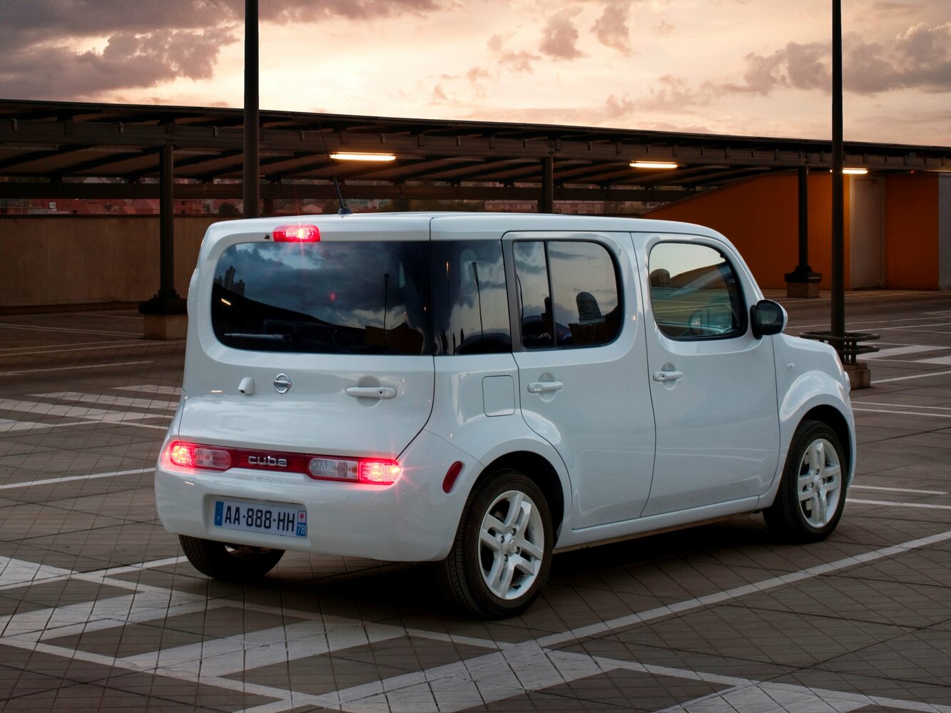 Nissan Cube 15X V