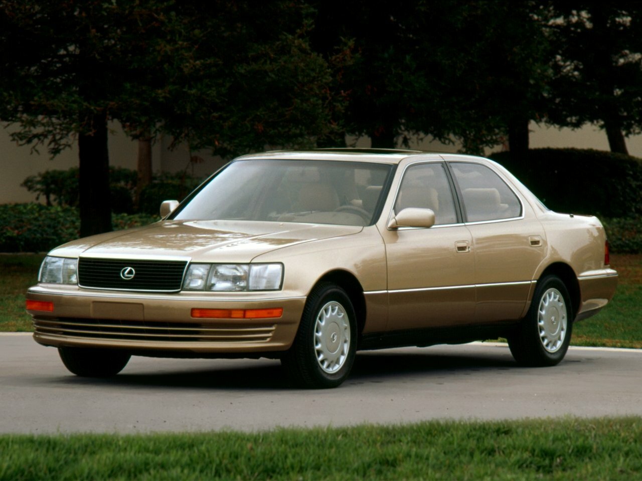 Lexus LS — I поколение (1989–1994)