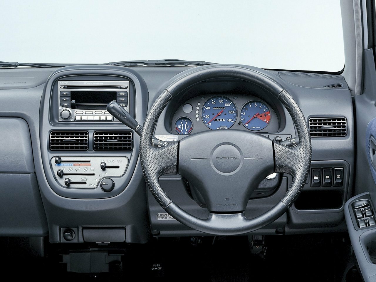 Subaru Pleo — справочные фотографии комплектации, Торпедо