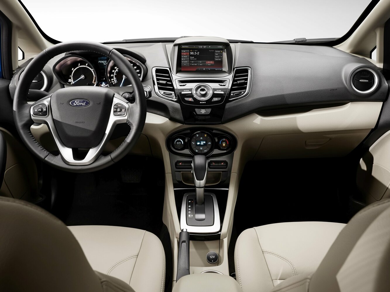 Ford Fiesta 2013 1.5L AT Fashion