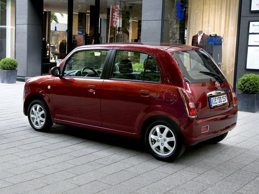 Daihatsu Mira Gino