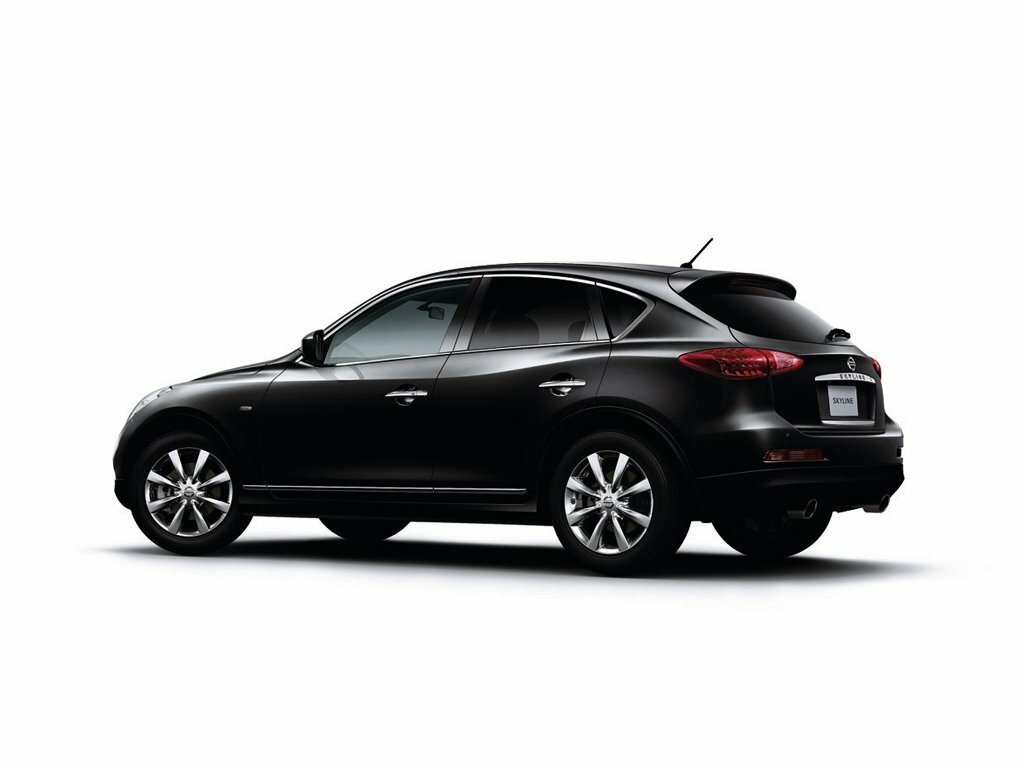 Nissan Skyline Crossover 370GT FOUR