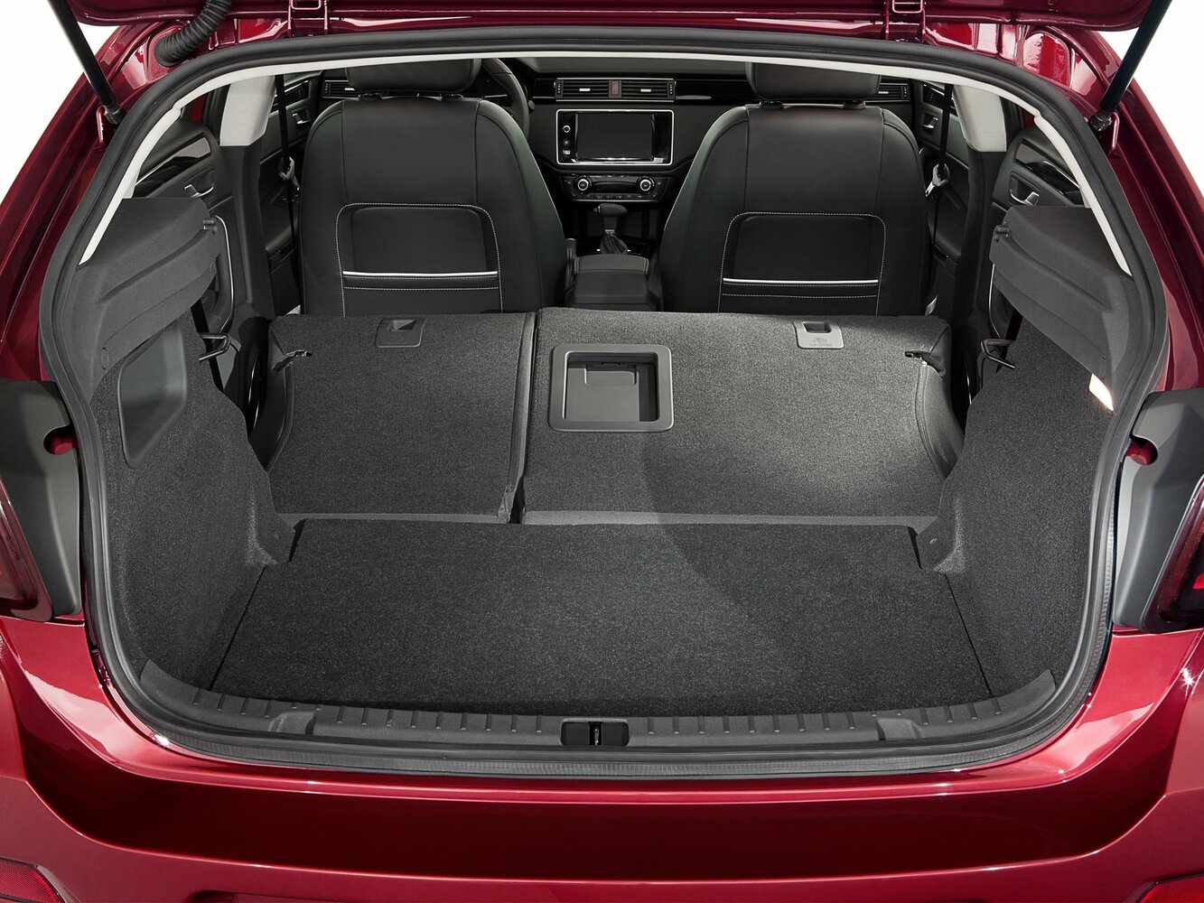 Qoros 3 — справочные фотографии комплектации, Багажник