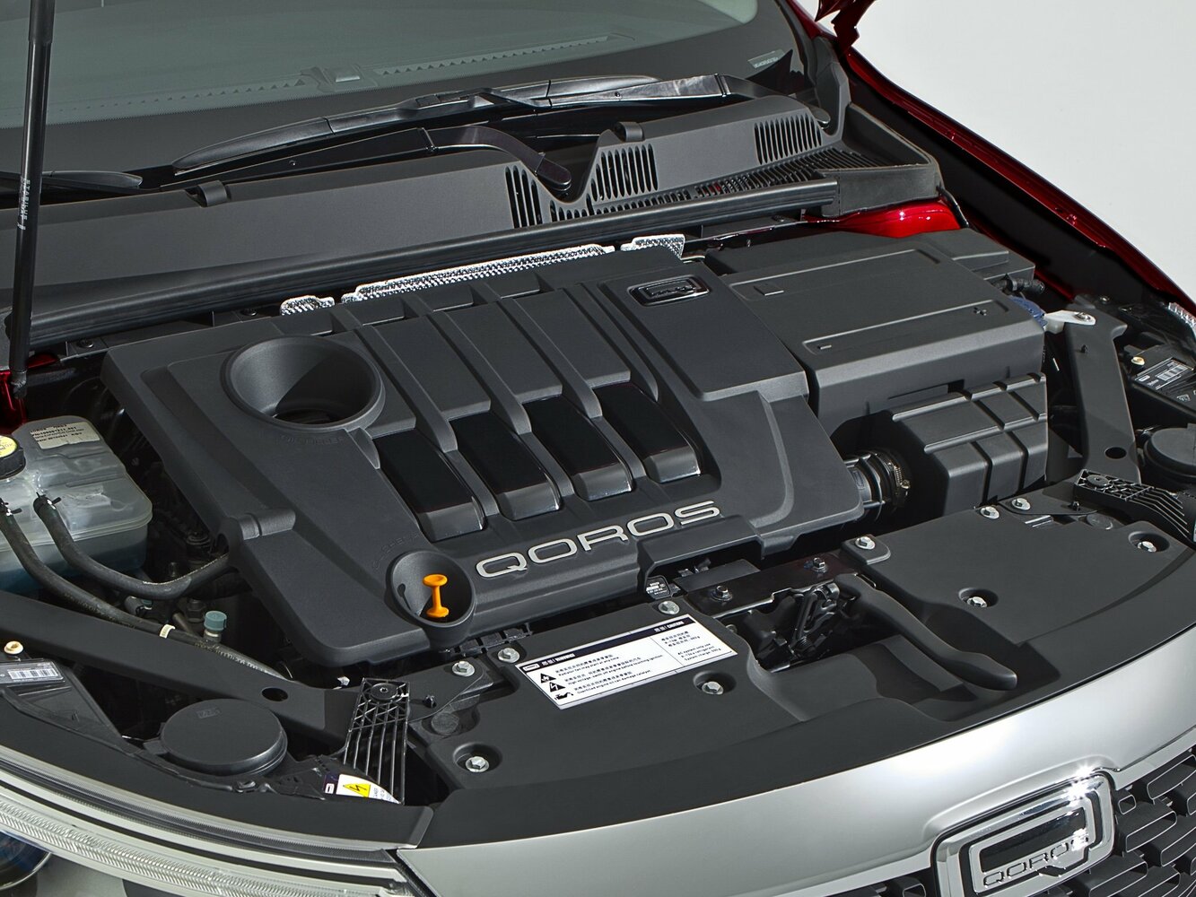 Qoros 3 — справочные фотографии комплектации, Интерьер 1