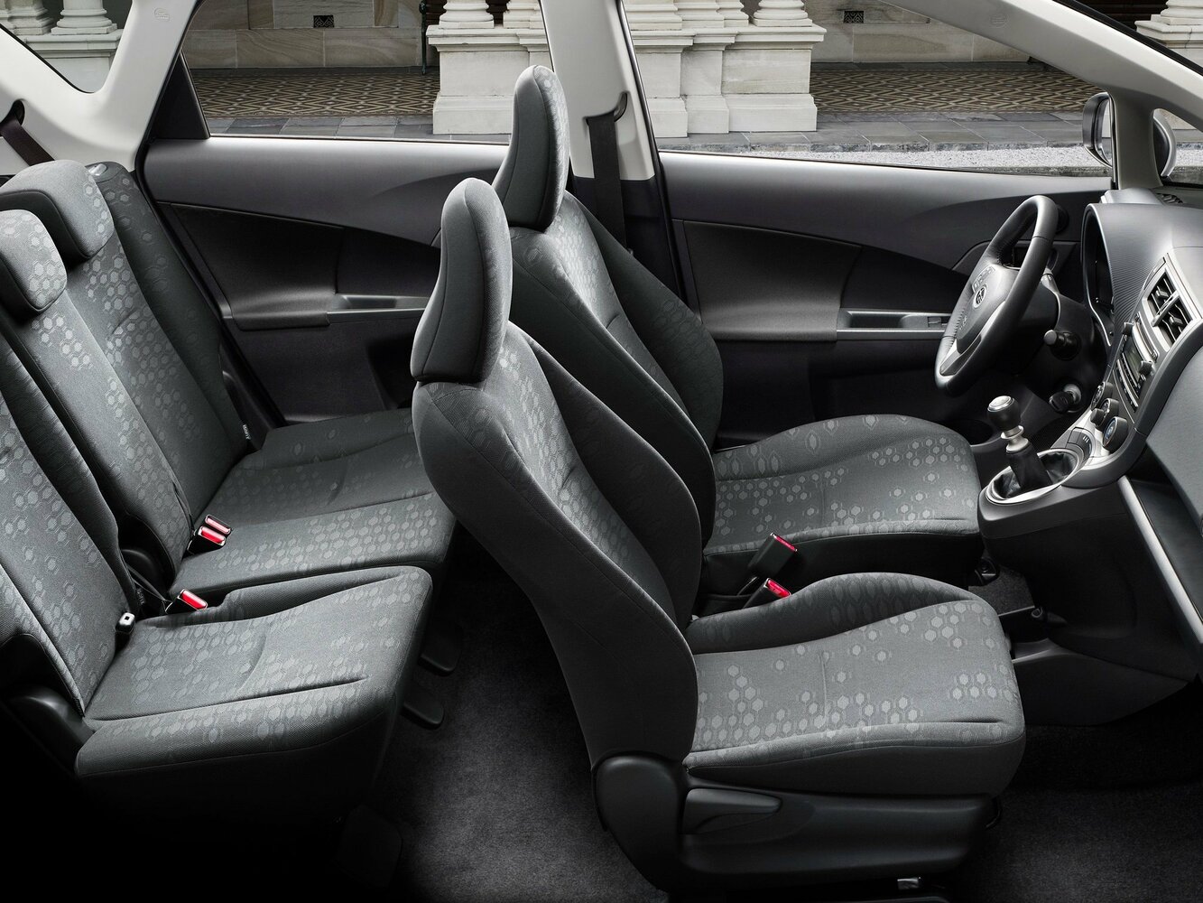 Subaru Trezia 1.5i−L