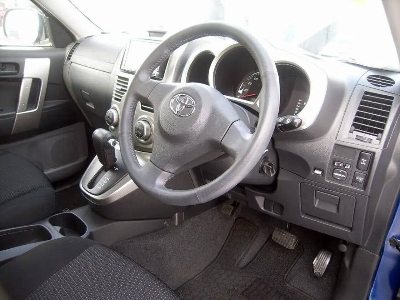 Toyota Rush G L Package