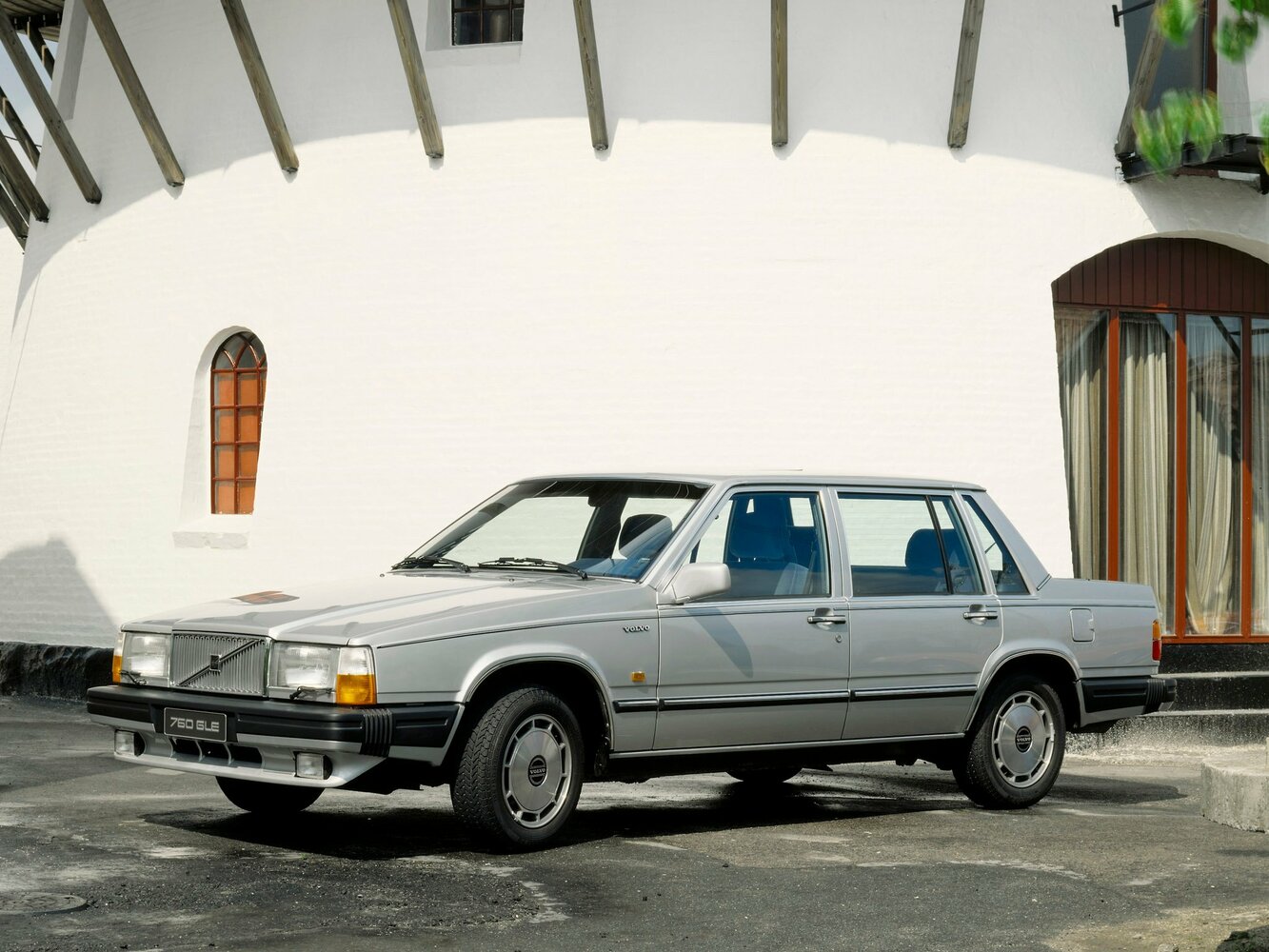 Volvo 760 — Поколение 1982–1992 (1982–1992)