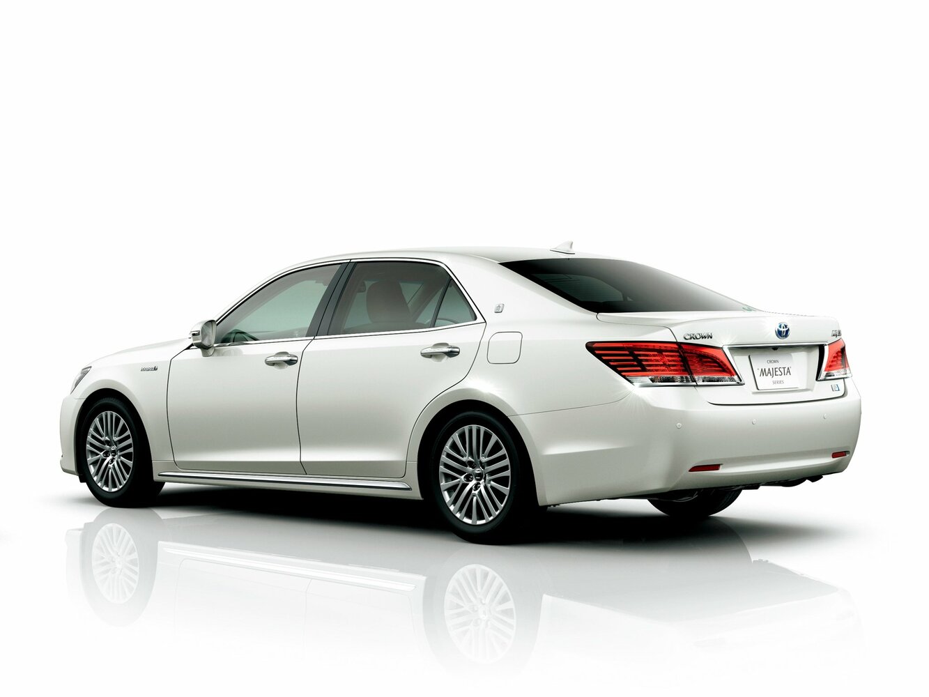 Toyota Crown Majesta F
