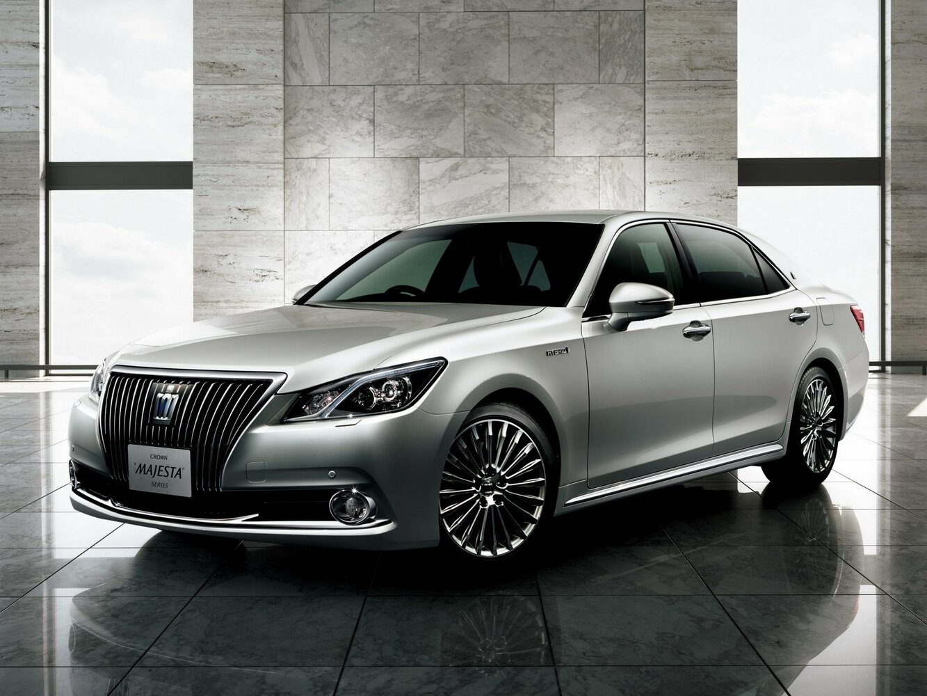 Toyota Crown Majesta F