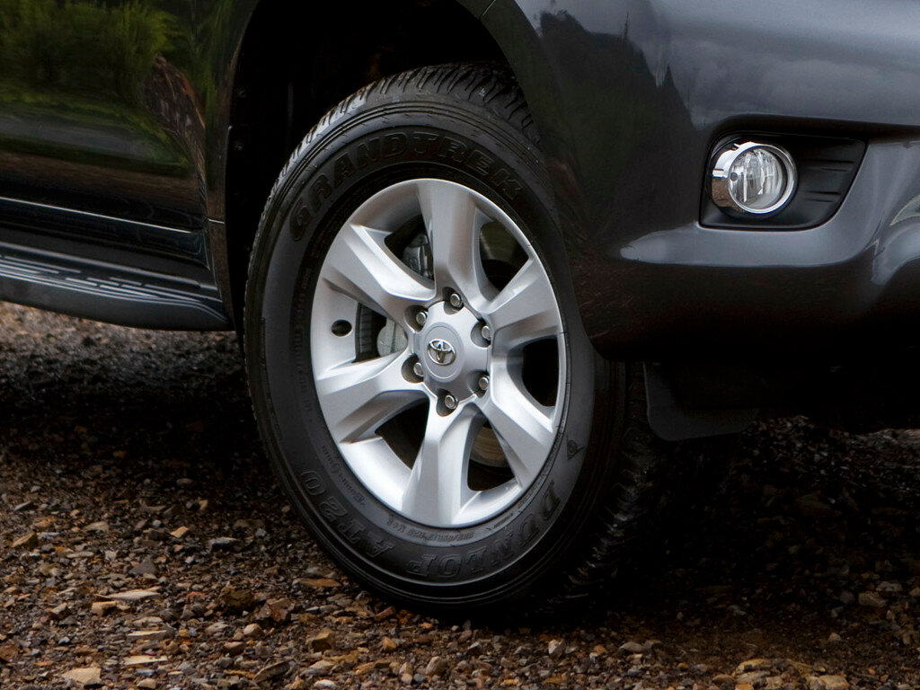 Toyota Land Cruiser Prado 2010 2.7L AT Luxury