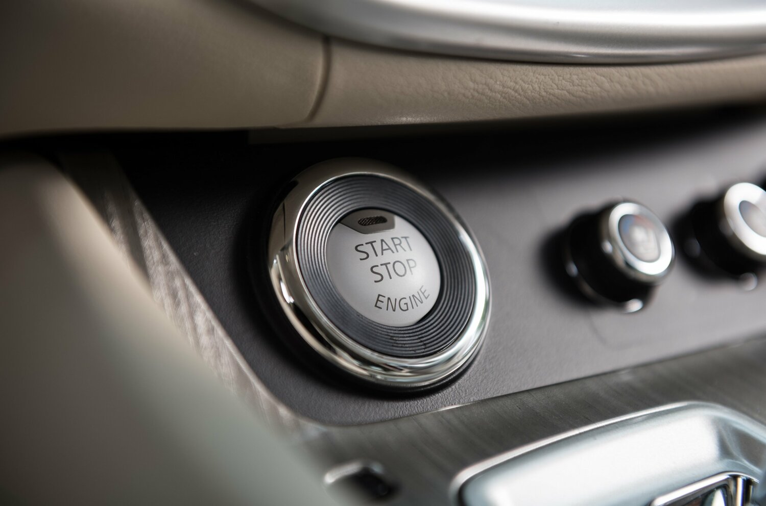 Nissan Murano — справочные фотографии комплектации, Интерьер 2