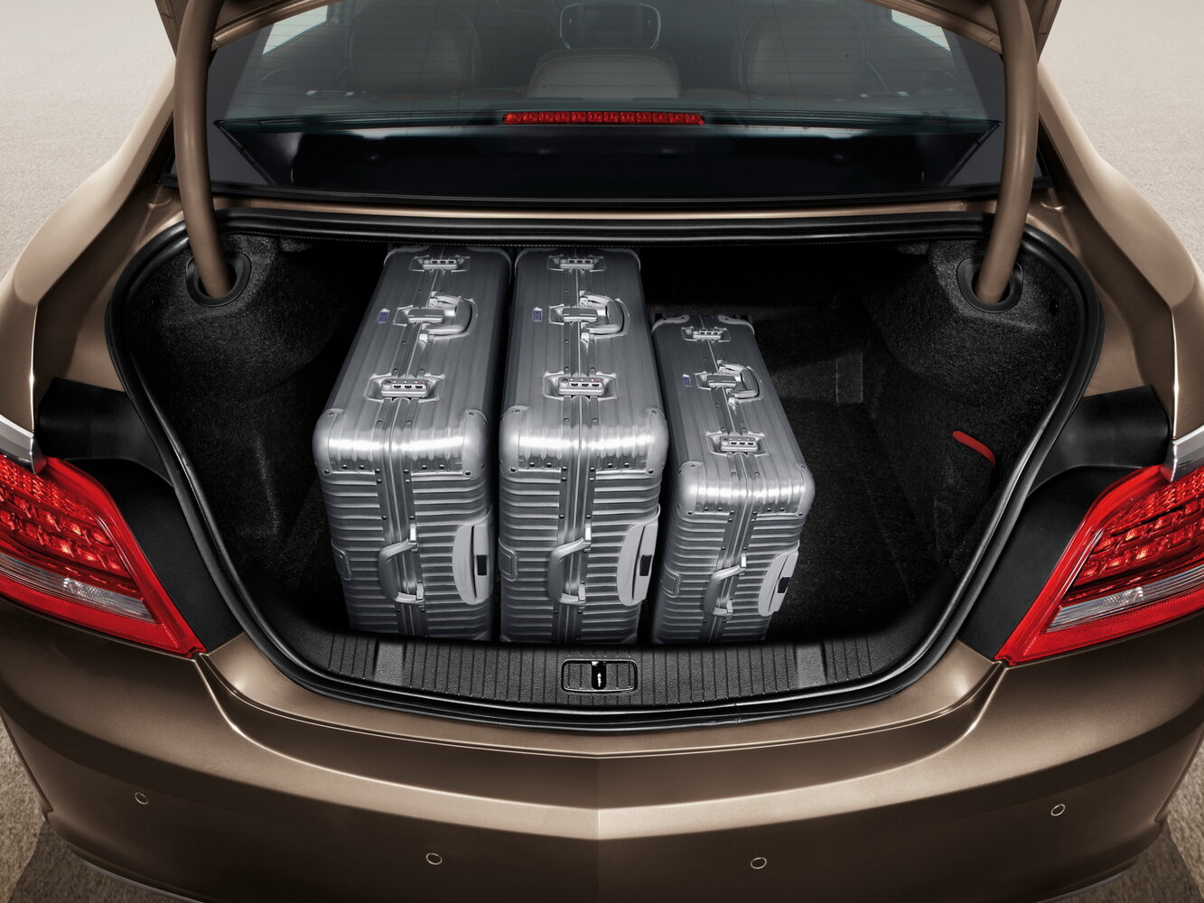 Buick LaCrosse — справочные фотографии комплектации, Багажник